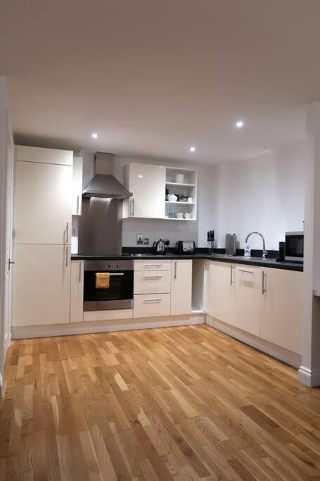 ***Spotless, Bright 1 Double Bed Apartment*** Μπαθ Εξωτερικό φωτογραφία