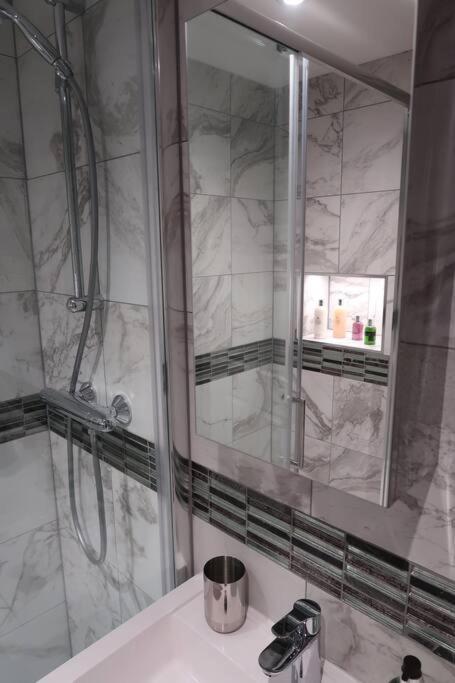 ***Spotless, Bright 1 Double Bed Apartment*** Μπαθ Εξωτερικό φωτογραφία